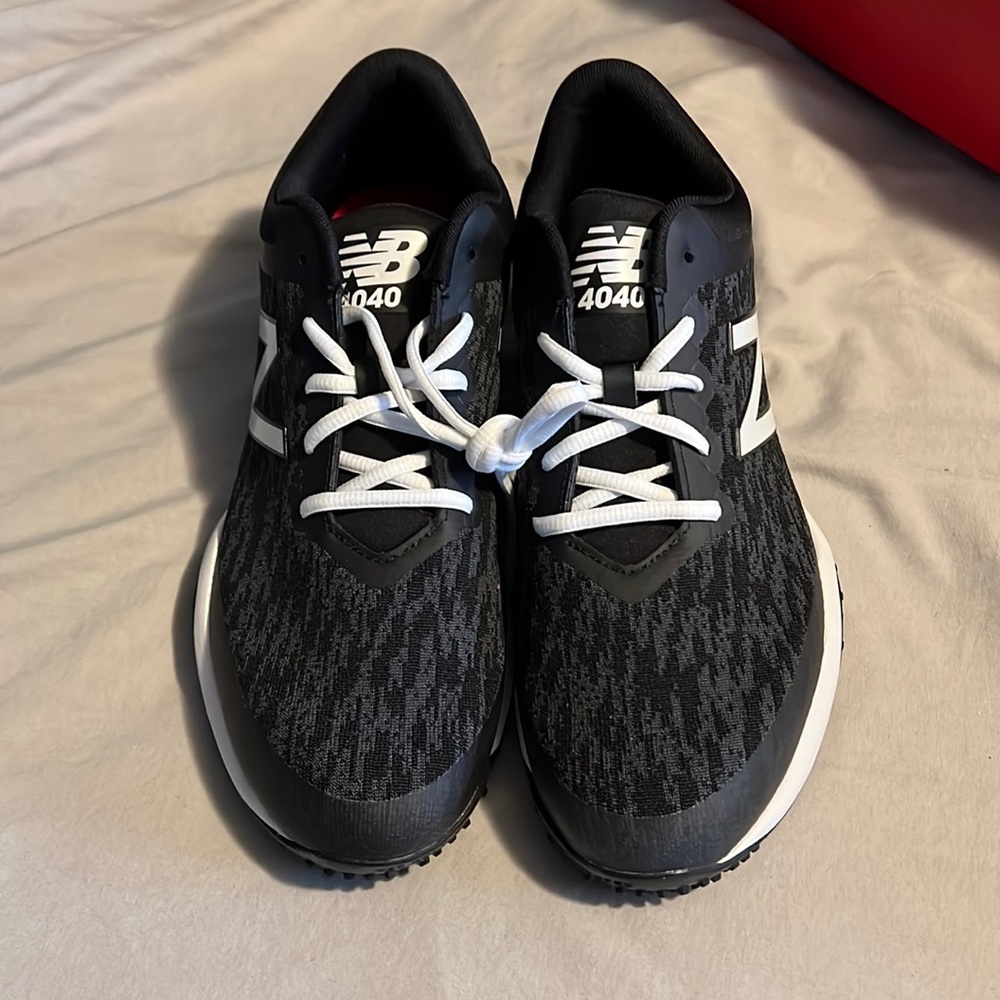 Never been worn mens New Balance Golf shoes